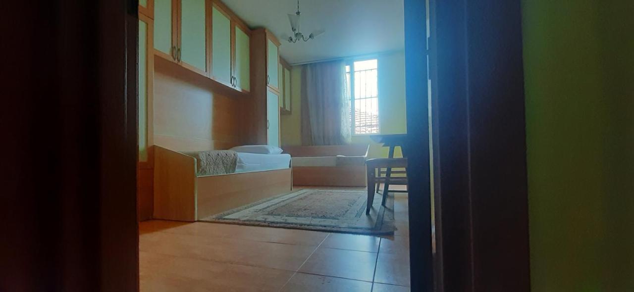 Enki'S Guesthouse Tirana Eksteriør billede