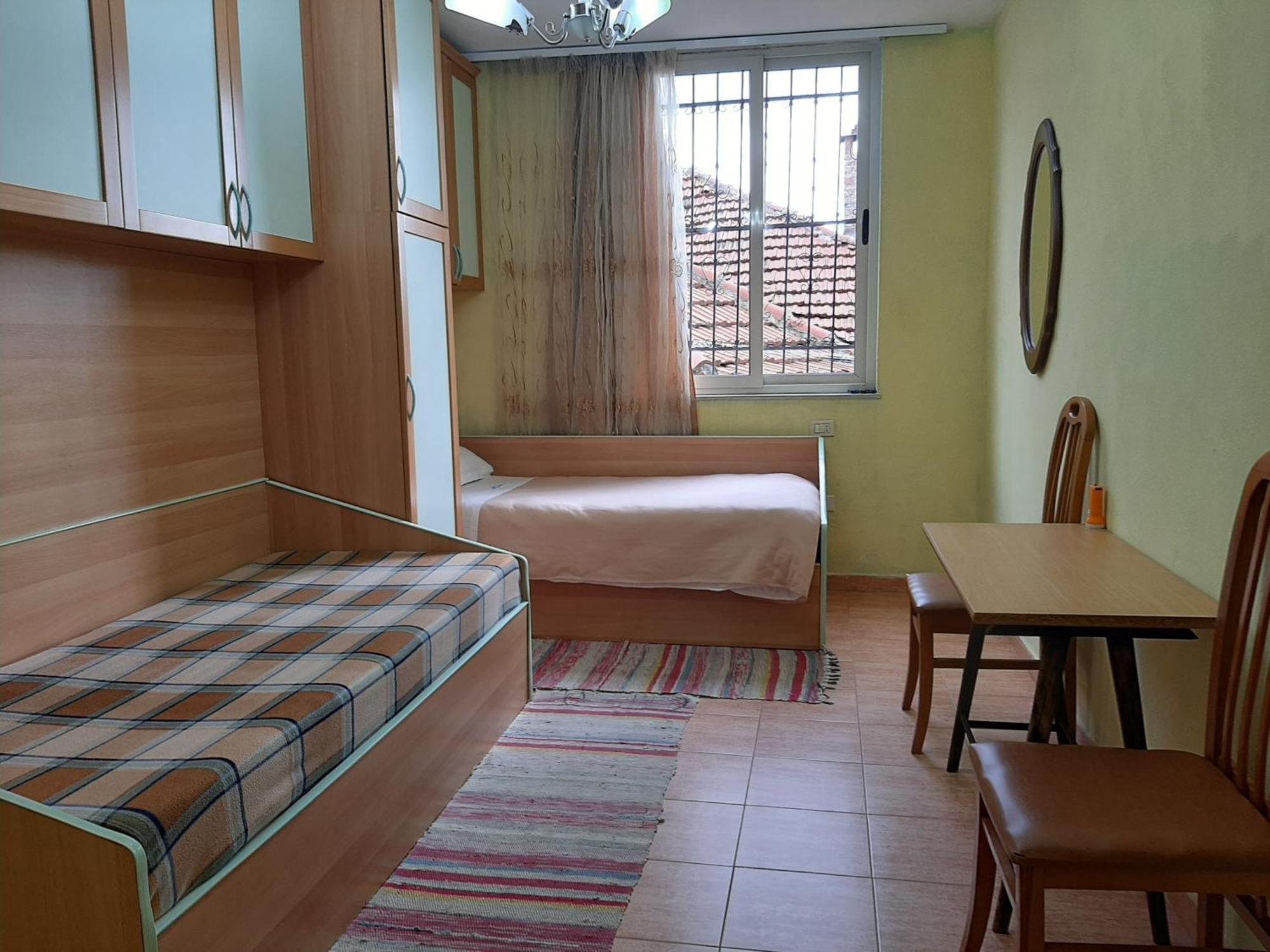 Enki'S Guesthouse Tirana Eksteriør billede