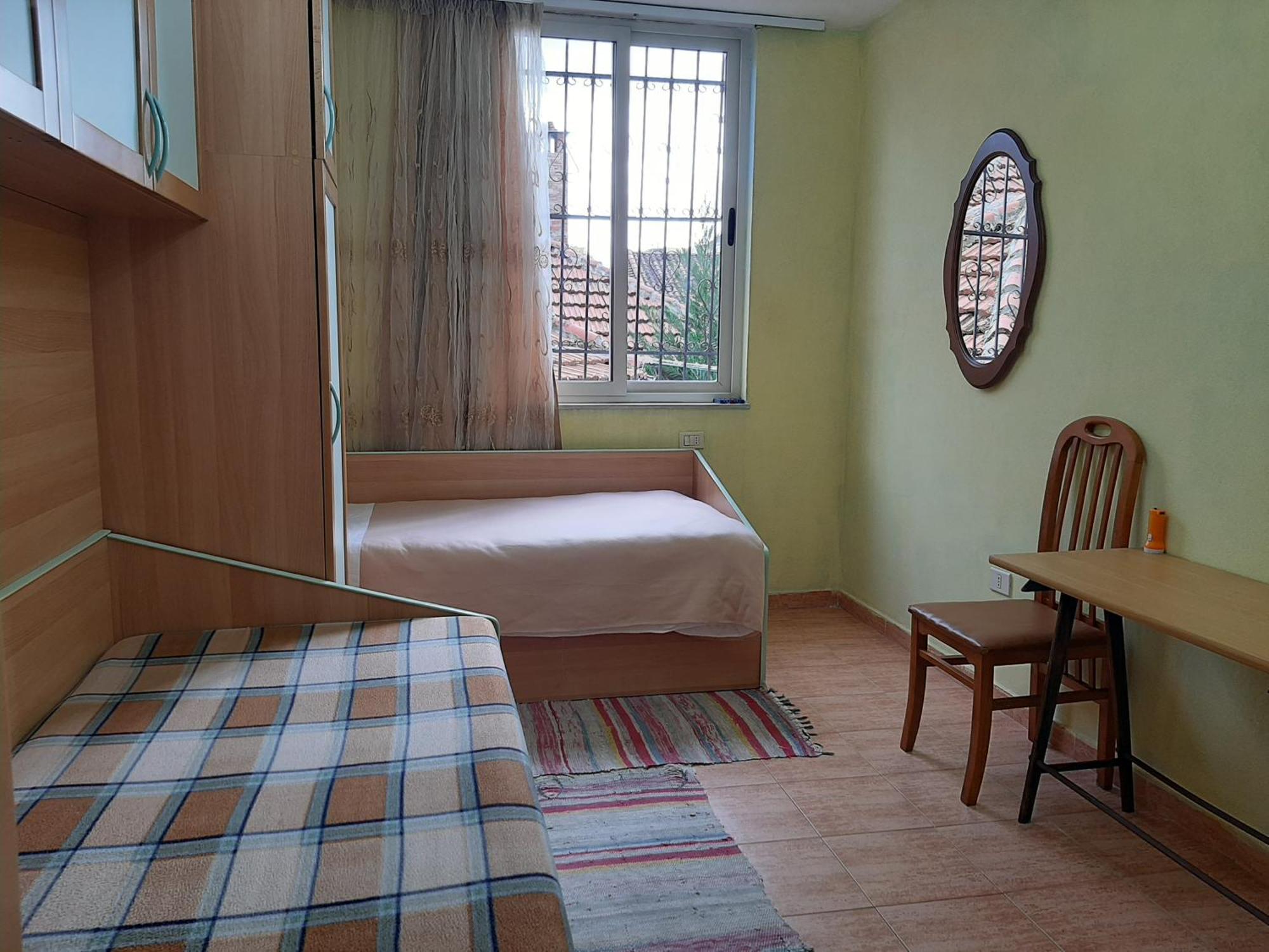 Enki'S Guesthouse Tirana Eksteriør billede