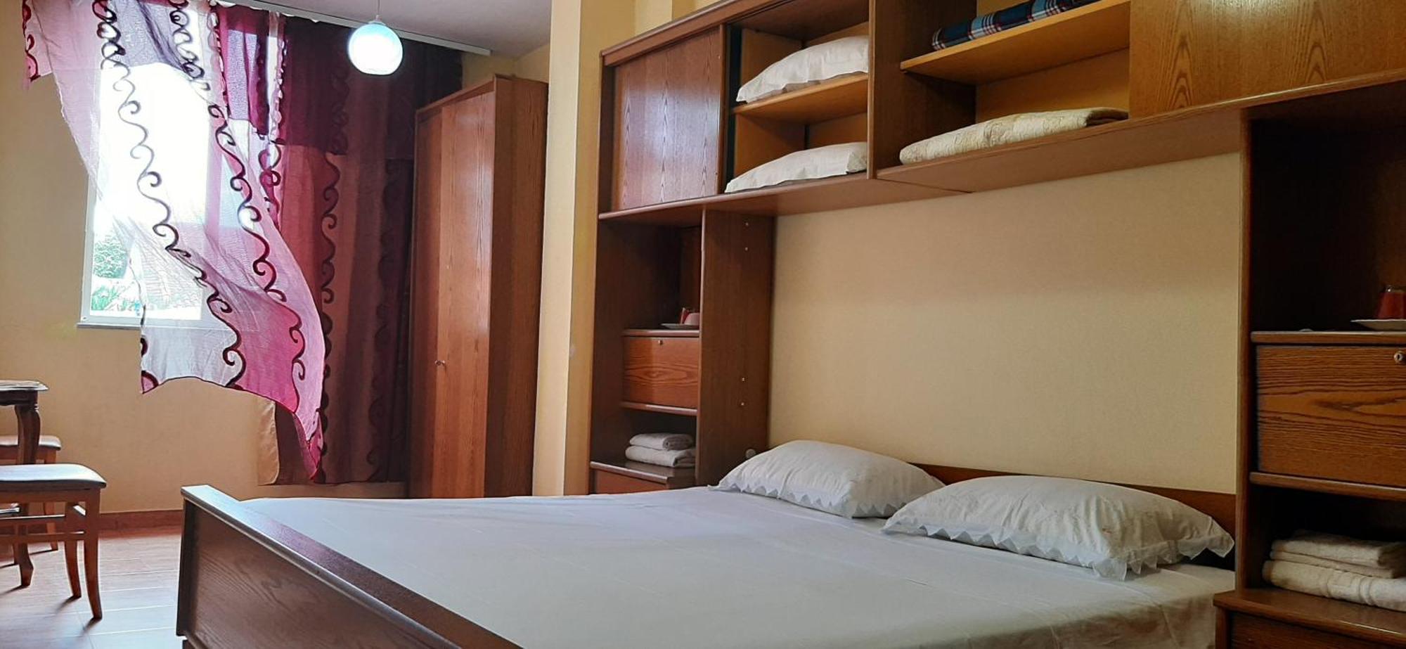 Enki'S Guesthouse Tirana Eksteriør billede