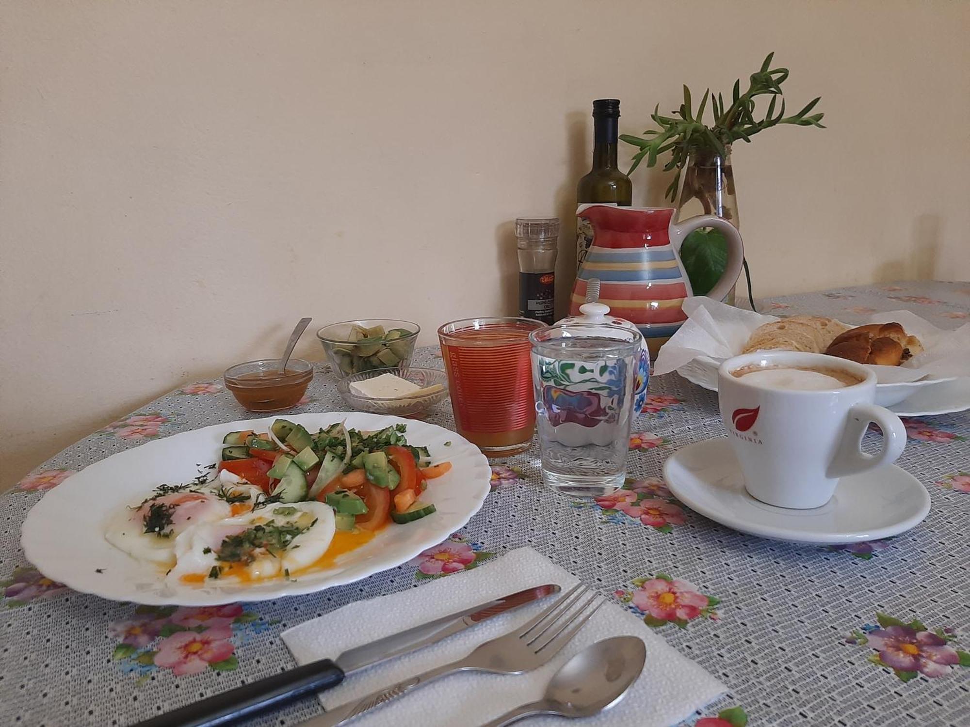 Enki'S Guesthouse Tirana Eksteriør billede
